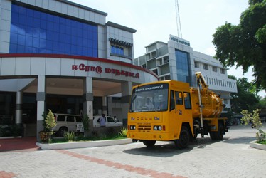 CombiWhale in front of municipal building